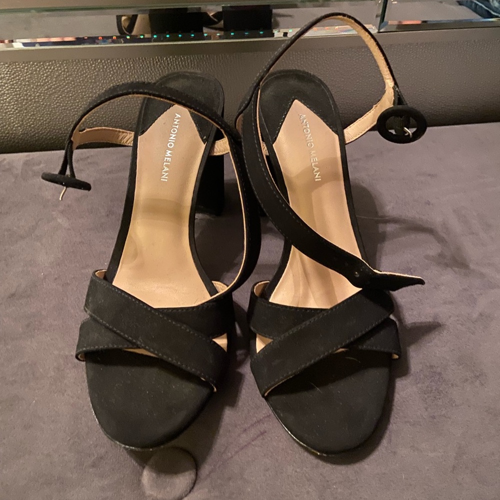 Black heels size 7 1/2
